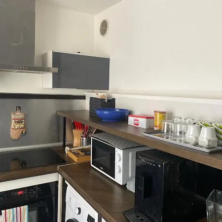 Appartement Super T2 Avec Piscine 3eme *